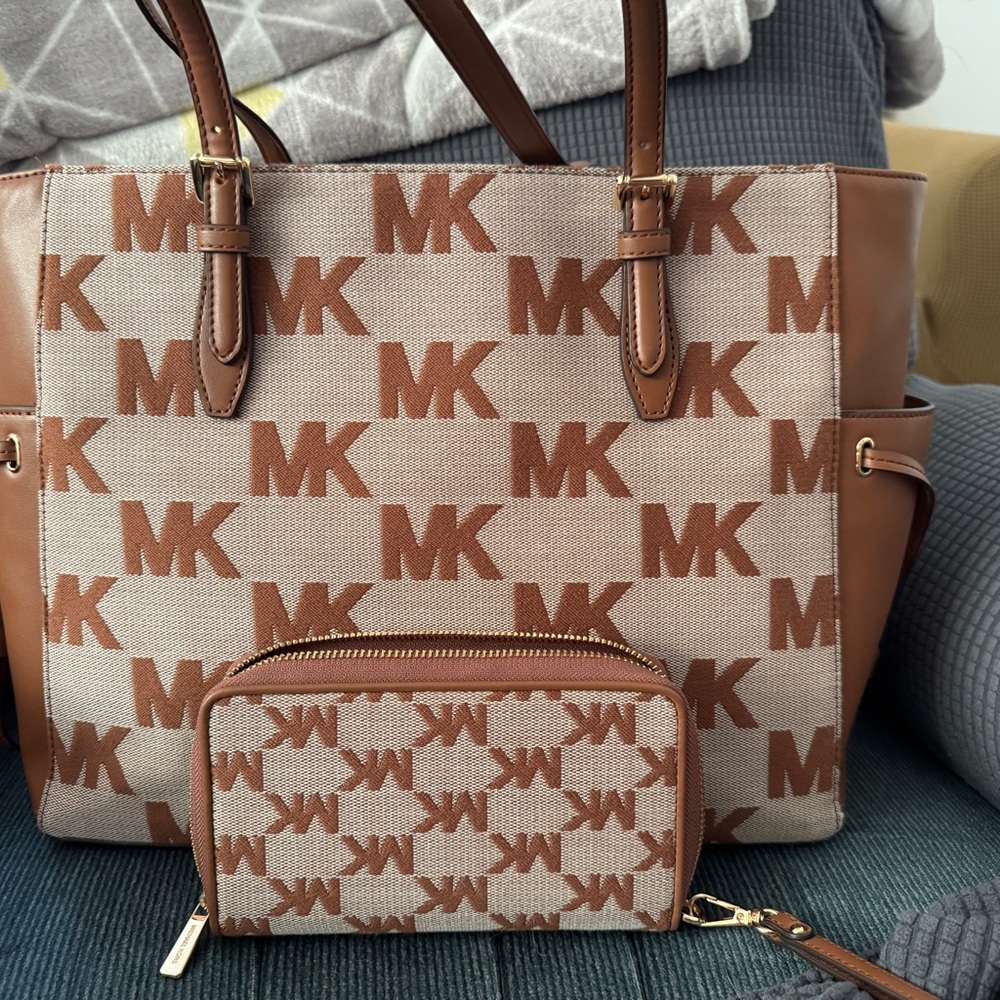 Michael Kors tote